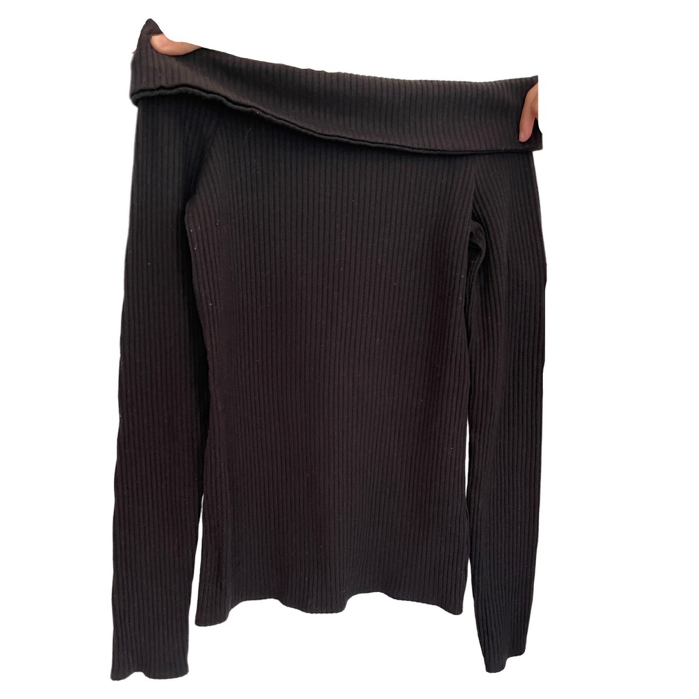 Abercrombie & Fitch — Black Ribbed Off Shoulder Sweater